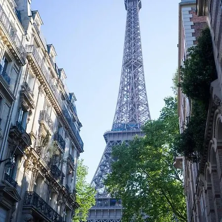 The Place To Be - Eiffel Tower Apartment *